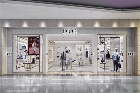 成田空港 dior|dior haneda terminal 3.